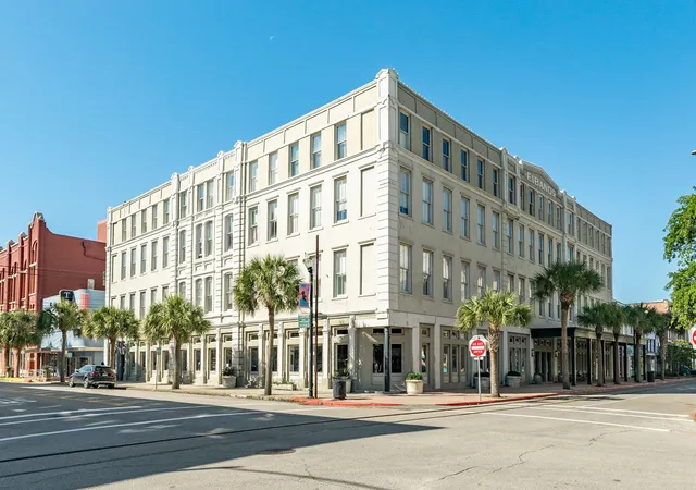 2nd image of 2207 Postoffice St #422, Galveston, TX 77550 | MLS# 67612709