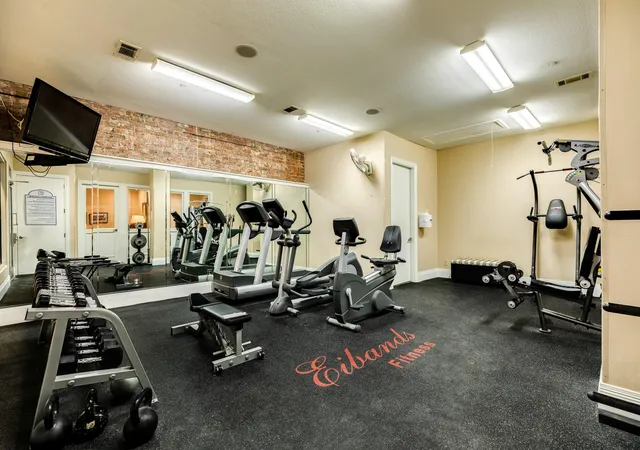 2nd image of 2207 Postoffice St, Galveston, TX 77550