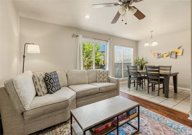 Homes for sale in Huntsville, TX | 1401 Avenue O #Apt G, Huntsville, TX 77340 | MLS# 73069147