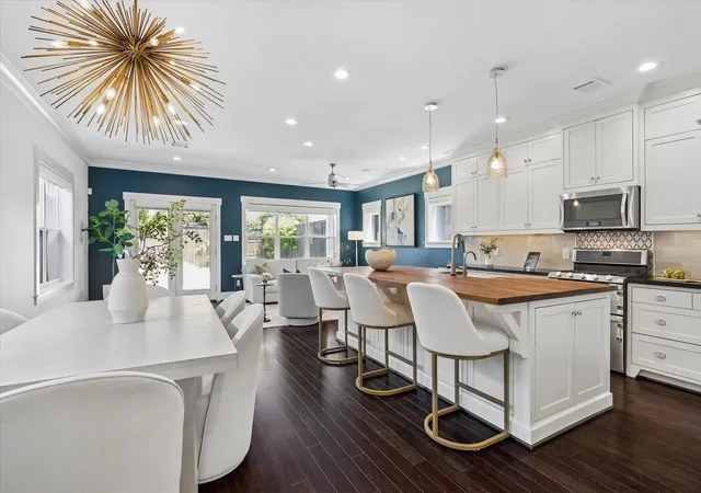 Photo 2 of Sale Pending at 919 Walling St #A, Houston, TX 77009 | MLS# 31096350 | Listing updated on 2026-09-15