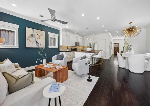 Photo 3 of Sale Pending at 919 Walling St #A, Houston, TX 77009 | MLS# 31096350 | Listing updated on 2026-09-15