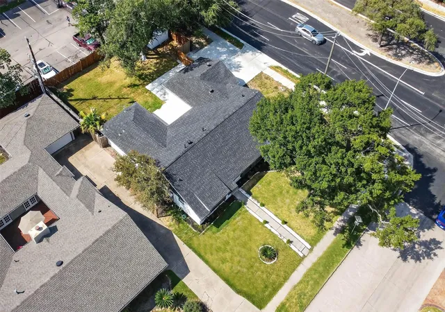 3rd image of 3302 Ann Arbor Dr, Houston, TX 77063 | MLS# 45031703