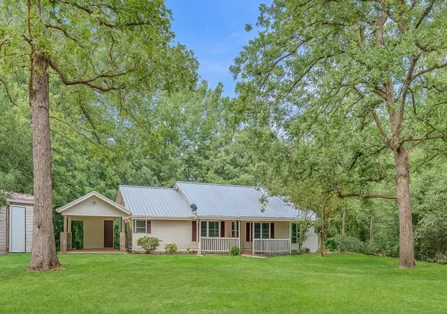 Photo 4 of Single family home for sale at 123 Sea Gull Dr, Livingston, TX 77351 | MLS# 45516307 | Listing updated on 2026-07-23