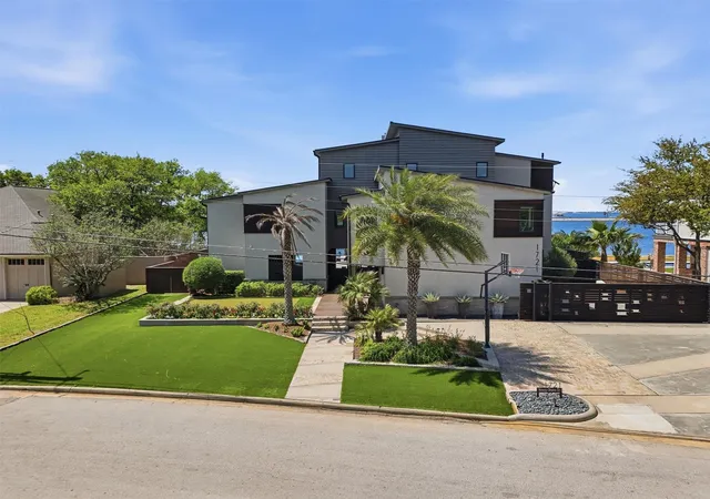 Homes for sale in Galveston, TX | 1721 Bayou Shore Dr, Galveston, TX 77551 | MLS# 69935364