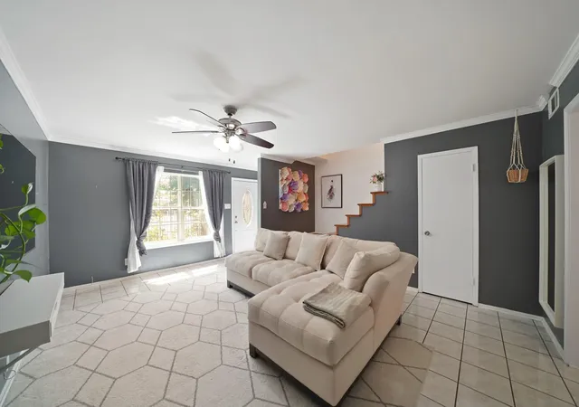 Listing Photo 4 - Condo for sale in building located at 1235 Witte Rd, Houston, TX 77055 - Unit #8