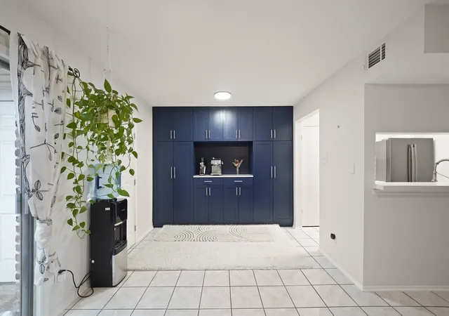 Listing Photo 5 - Condo for sale in building located at 1235 Witte Rd, Houston, TX 77055 - Unit #8