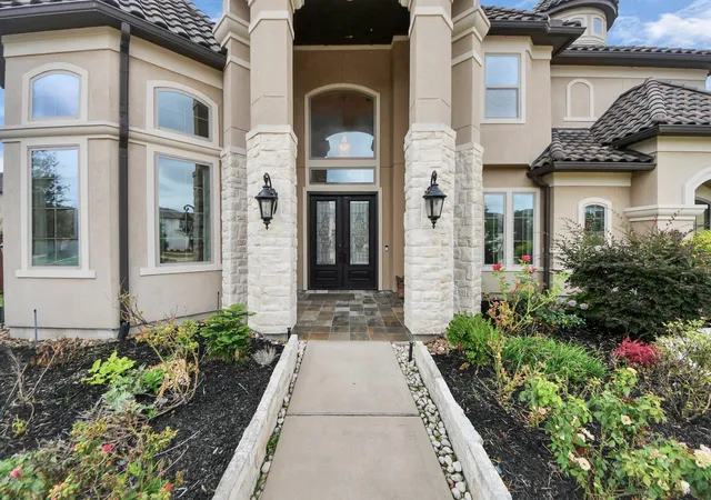 Photo 3 of Mansion for sale at 18111 Dockside Landing Dr, Cypress, TX 77433 | MLS# 89826320 | Listing updated on 2026-08-22