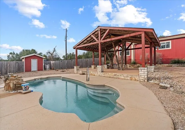 Photo 1 of Single family home for sale at 185 Trails End, Driftwood, TX 78620 | MLS# 63710450 | Listing updated on 2026-08-25