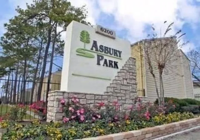 Condo for sale at 6200 W Tidwell Rd #501, Houston, TX 77092 | MLS# 5321910