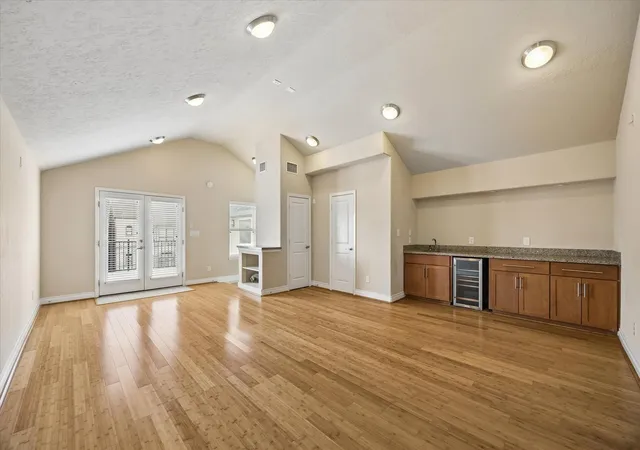 Photo 3 of Townhouse for sale at 1630 Cohn St, Houston, TX 77007 | MLS# 89282347 | Listing updated on 2026-08-29