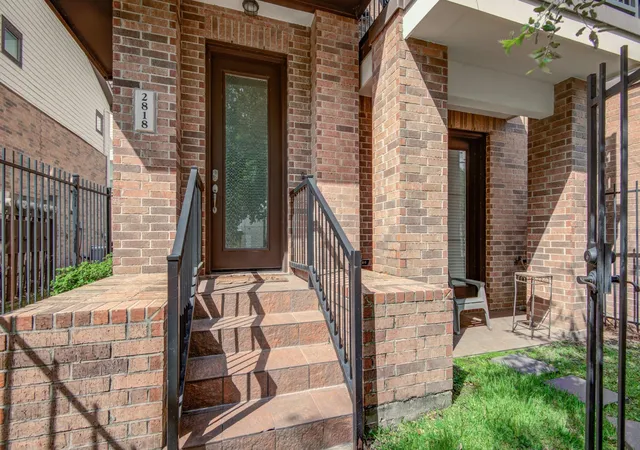 Photo 2 of Sale Pending at 2818 Polk St, Houston, TX 77003 | MLS# 12278126 | Listing updated on 2026-09-12