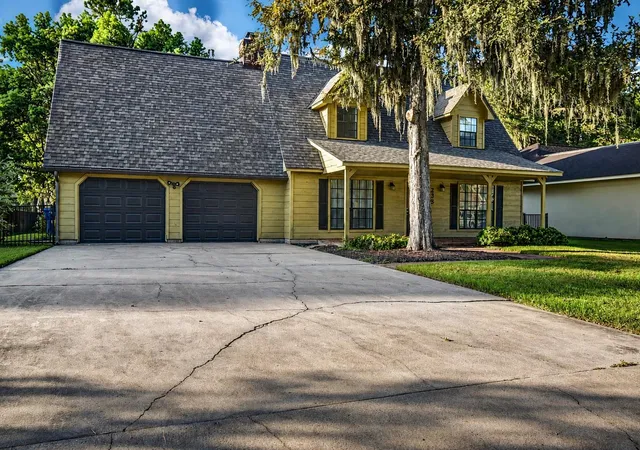 1st image of 235 S Amherst Dr, West Columbia, TX 77486 | MLS# 69133746