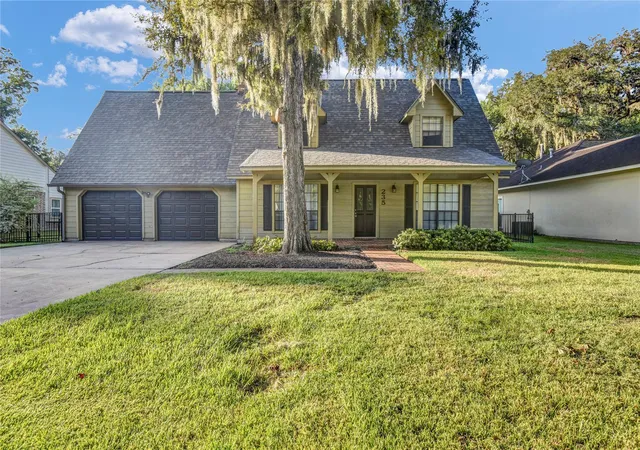 2nd image of 235 S Amherst Dr, West Columbia, TX 77486 | MLS# 69133746