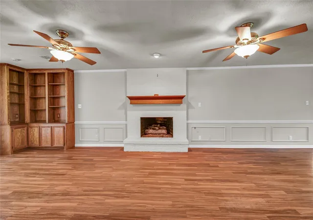 5th image of 235 S Amherst Dr, West Columbia, TX 77486 | MLS# 69133746