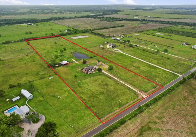 Homes for sale in Winnie, TX | 1405 Big Hill Rd, Winnie, TX 77665 | MLS# 74798812
