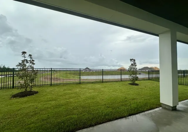 10th image of 7001 Discovery Well Ln, League City, TX 77574 | MLS# 98950739