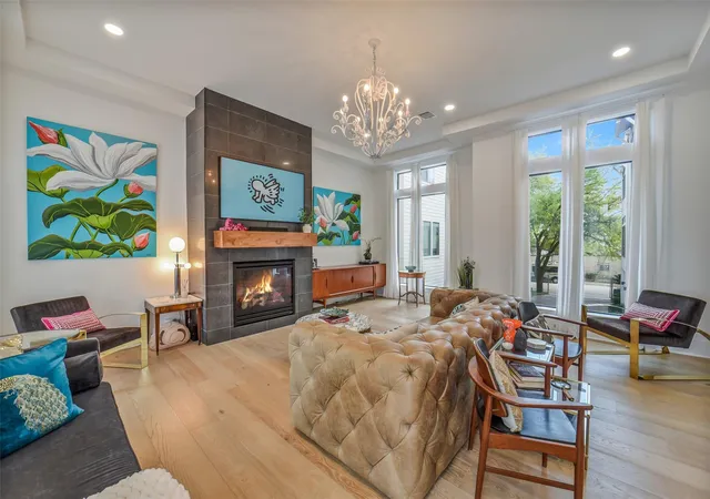 2nd image of 1112 Autrey St #D, Houston, TX 77006 | MLS# 77923400