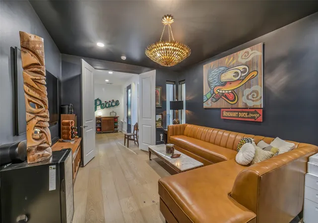 3rd image of 1112 Autrey St #D, Houston, TX 77006 | MLS# 77923400