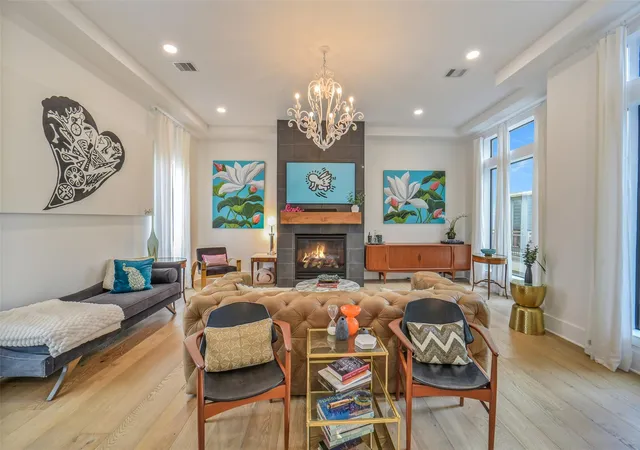5th image of 1112 Autrey St #D, Houston, TX 77006 | MLS# 77923400