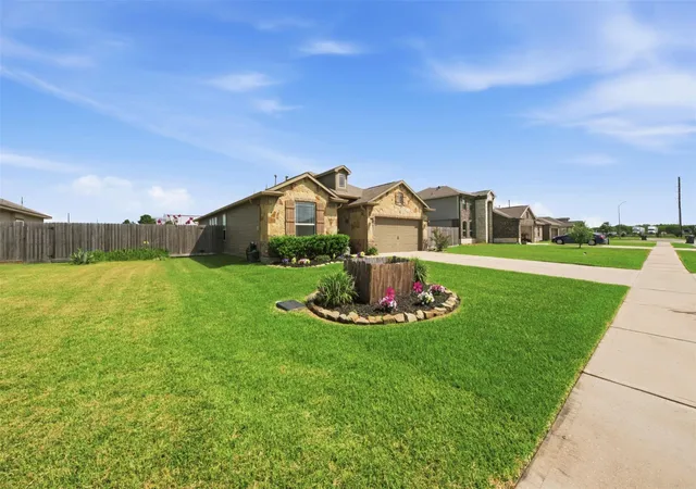 Homes for sale in Sealy, TX | 213 White Wing Ln, Sealy, TX 77474 | MLS# 97642517