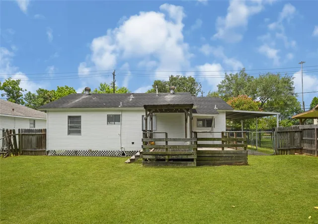 Photo 3 of Single family home for sale at 2607 Oleander Dr, Pasadena, TX 77503 | MLS# 37235512 | Listing updated on 2026-08-27