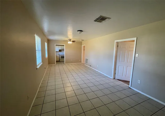 3rd image of 3910 Ella Blvd, Houston, TX 77018 | MLS# 89650036