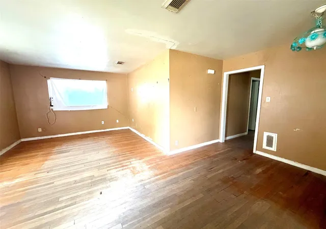 2nd image of 208 Richmond St, Angleton, TX 77515 | MLS# 78491821