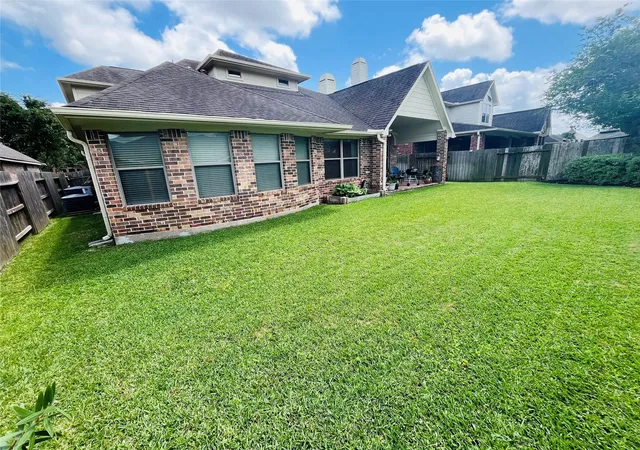 Homes for sale in Pearland, TX | 2106 Cambridge Bay Dr, Pearland, TX 77584 | MLS# 71136339