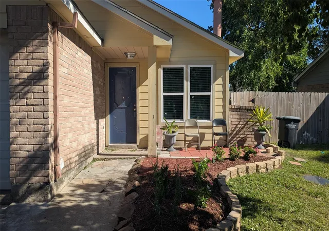 Photo 1 of Single family home for sale at 10027 Towne Mist Dr, Sugar Land, TX 77498 | MLS# 48093960 | Listing updated on 2026-07-29