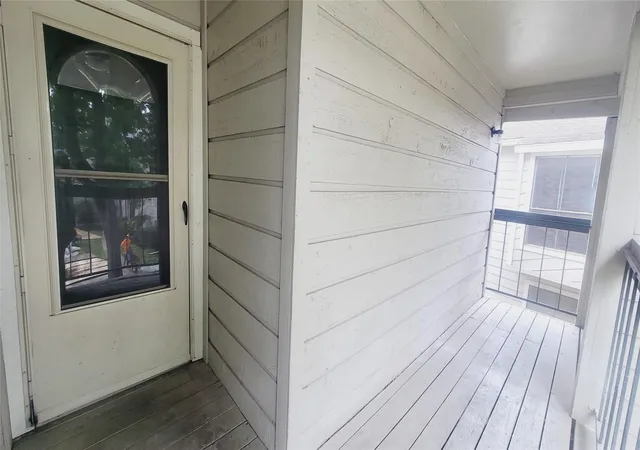 Listing Photo 5 - Condo for sale in building located at 17331 Red Oak Dr, Houston, TX 77090 - Unit #10