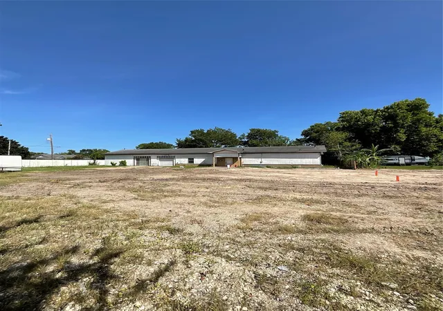 3rd image of 616 Rosedale St, La Marque, TX 77568 | MLS# 24631331