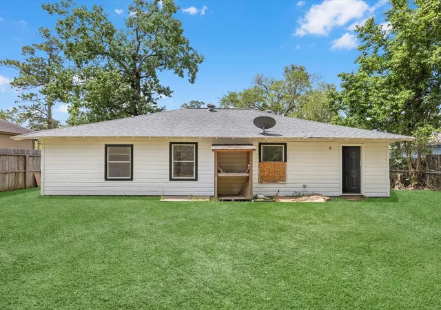 12th image of 8161 Record St, Houston, TX 77028 | MLS# 39866313