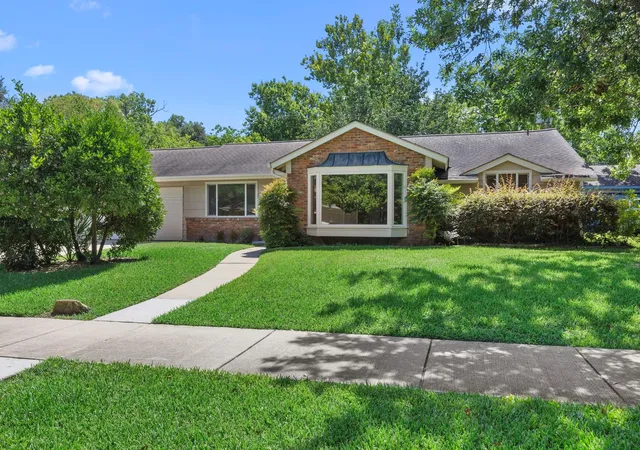 Photo 2 of Sale Pending at 9111 Timberside Dr, Houston, TX 77025 | MLS# 73372634 | Listing updated on 2026-09-15
