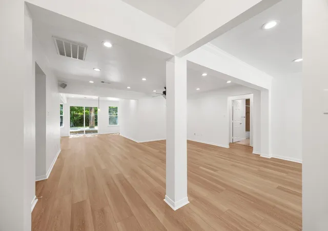 Photo 4 of Sale Pending at 9111 Timberside Dr, Houston, TX 77025 | MLS# 73372634 | Listing updated on 2026-09-15