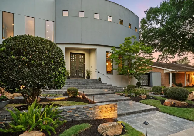 3rd image of 5311 Queensloch Dr, Houston, TX 77096 | MLS# 58261084