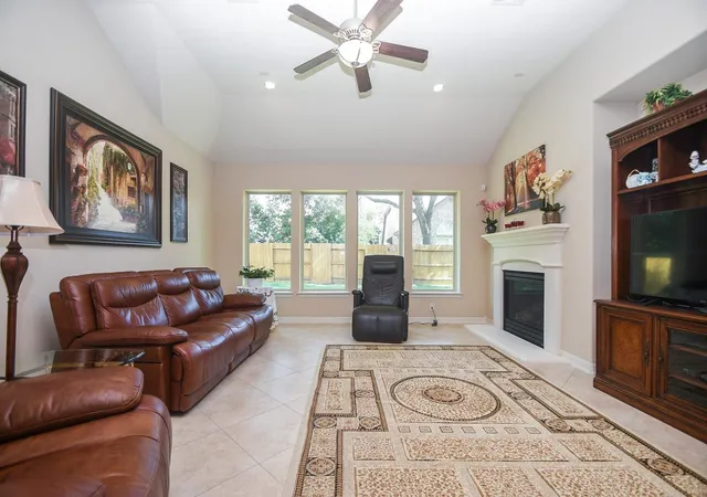 5th image of 6915 Argonne Trl, Sugar Land, TX 77479 | MLS# 47037597