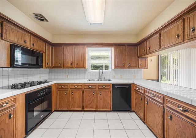 3rd image of 22902 Kobs Rd, Tomball, TX 77377 | MLS# 64650326