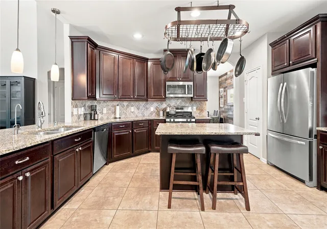 2nd image of 234 Dale Ridge Ln, Dickinson, TX 77539 | MLS# 43970890
