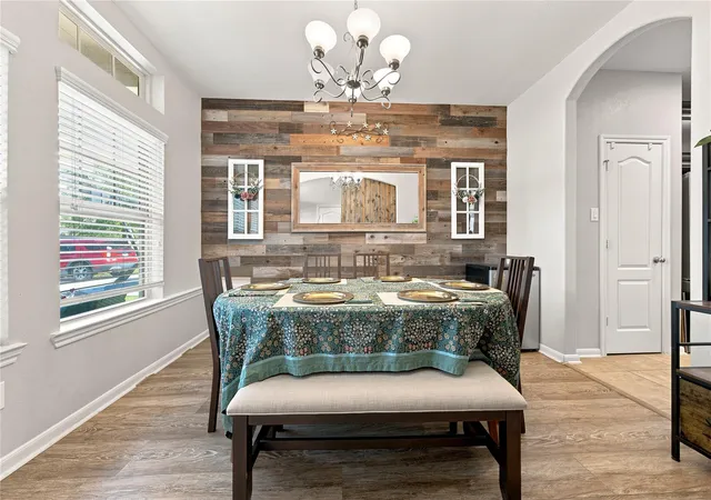 4th image of 234 Dale Ridge Ln, Dickinson, TX 77539 | MLS# 43970890
