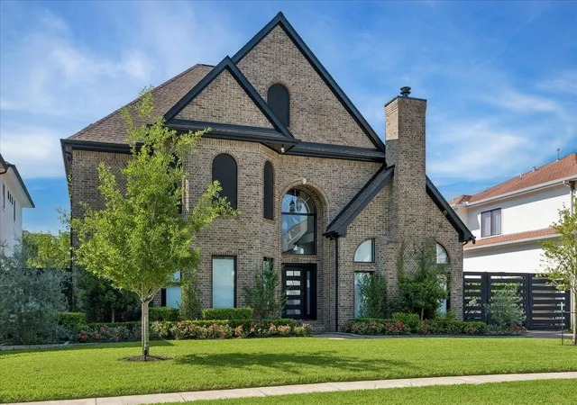 Photo 3 of Single family home for sale at 4521 Merrie Ln, Bellaire, TX 77401 | MLS# 56175286 | Listing updated on 2026-09-22