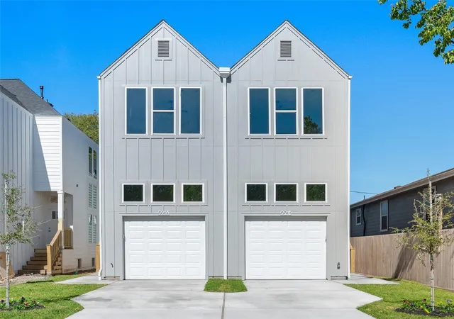 2nd image of 921 East 38th St, Houston, TX 77022 | MLS# 47109153