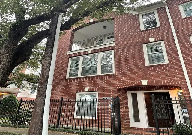 2nd image of 1040 La Rue St, Houston, TX 77019 | MLS# 95079150