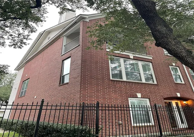 32nd image of 1040 La Rue St, Houston, TX 77019 | MLS# 95079150