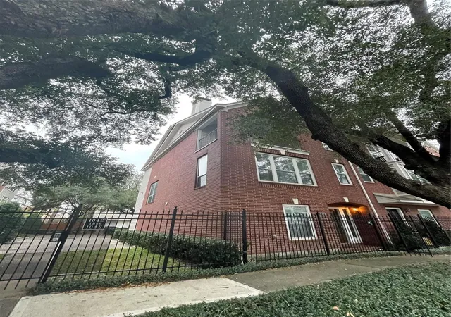 4th image of 1040 La Rue St, Houston, TX 77019 | MLS# 95079150
