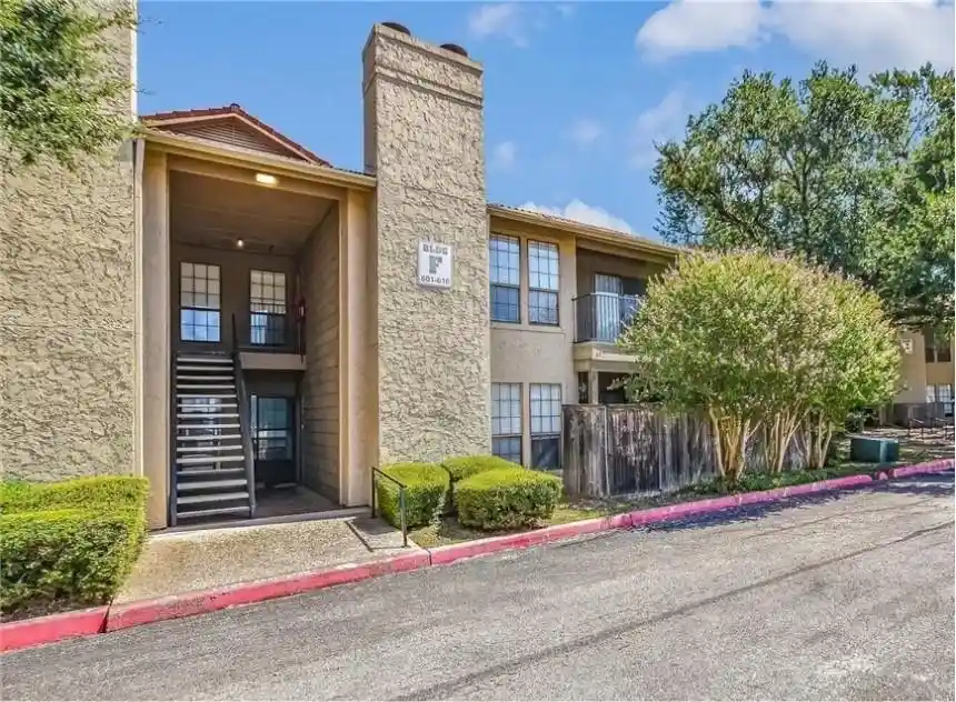 Listing Photo 1 - Condo for sale in 1202 Thorpe Ln located at 1202 Thorpe Ln, San Marcos, TX 78666 - Unit #612