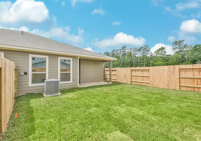 Listing Photo 2 - Condo for sale in building located at 9788-9792 Grosbeak Ln, Magnolia, TX 77354 - Unit #