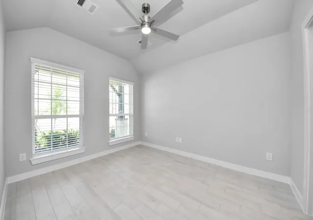 Photo 4 of Single family home for sale at 319 Ice Shore Trl, Dayton, TX 77535 | MLS# 30225584 | Listing updated on 2026-09-07