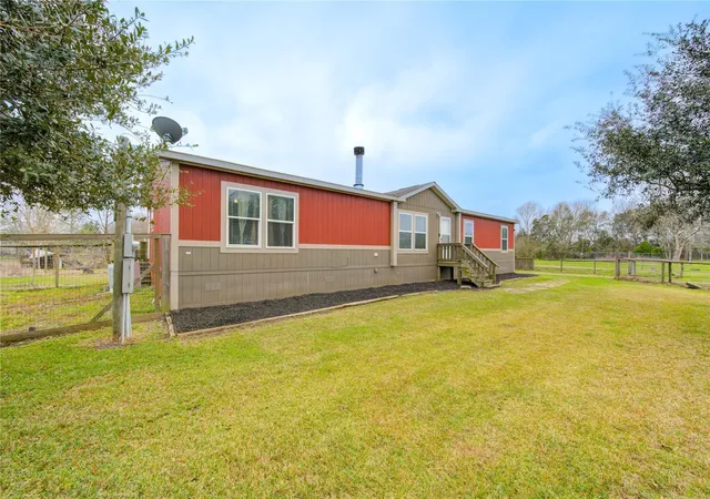 Photo 2 of Single family home for sale at 2923 County Road 292, Alvin, TX 77511 | MLS# 40063096 | Listing updated on 2026-09-09