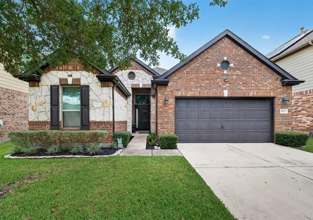 Photo 2 of Single family home for sale at 11023 Jacob Xing Dr, Richmond, TX 77406 | MLS# 11361070 | Listing updated on 2026-10-04
