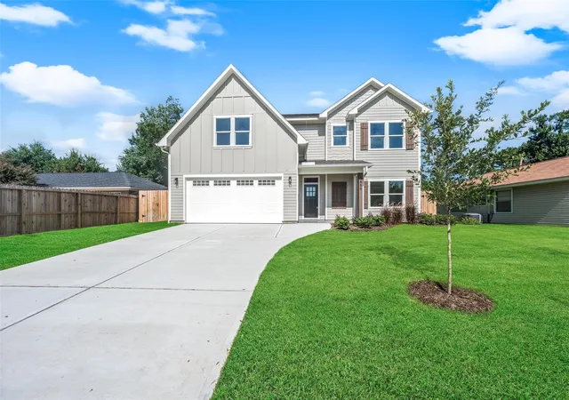 Photo 2 of Single family home for sale at 1859 Lynnview Dr, Houston, TX 77055 | MLS# 17746726 | Listing updated on 2026-07-24